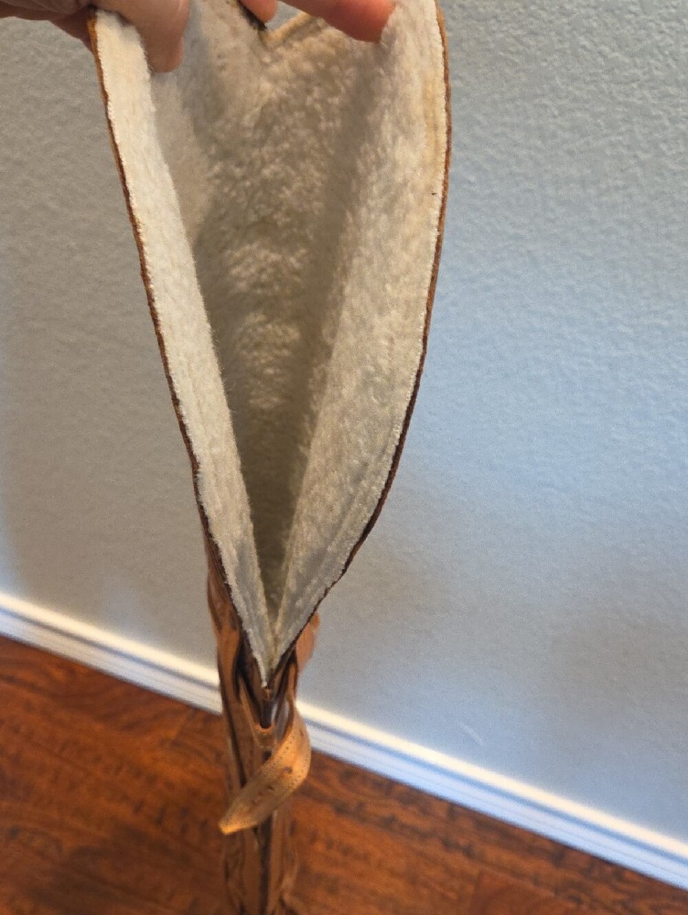 Tooled Leather Rifle/Shotgun Case in Tan - Picture 5 of 6